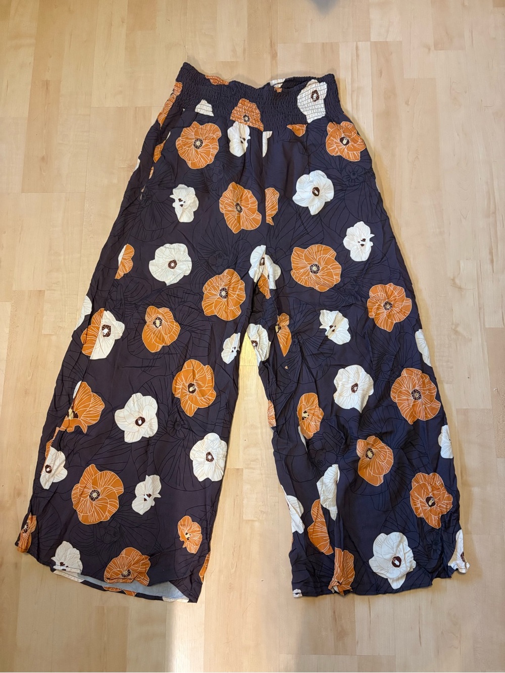 NWOT Hae Hawaii floral pants.